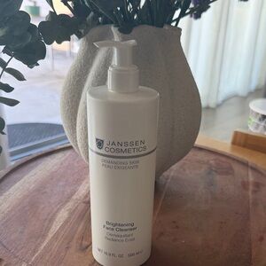 White Brightening Face Cleanser
